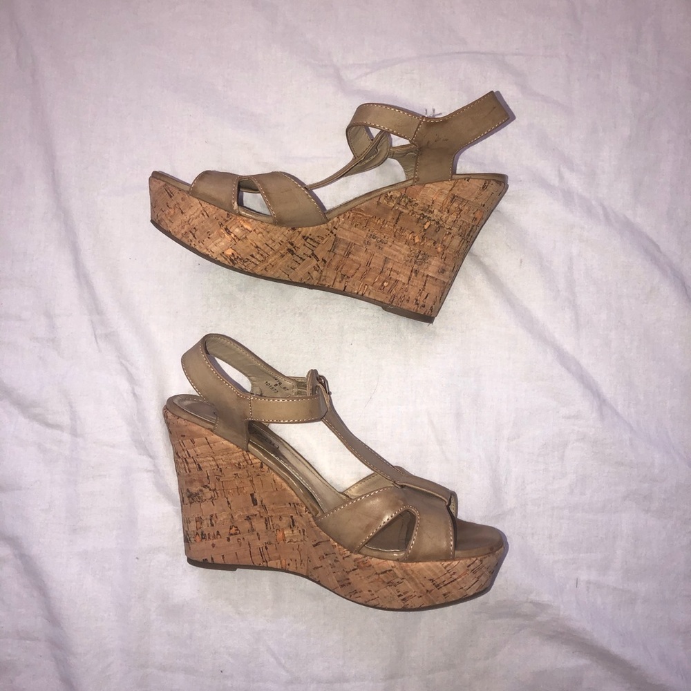 Cathy Jean beige wedges with gold embellishments